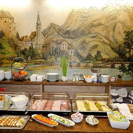 Nocleg ze śniadaniem Cafe Maier Golling an der Salzach
