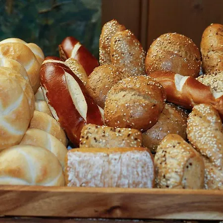 Nocleg ze śniadaniem Cafe Maier 3*