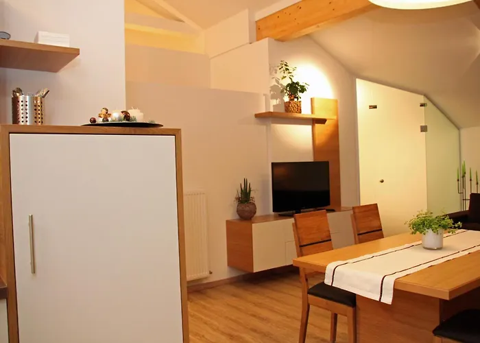 ベッド・アンド・ブレックファスト Cafe Maier