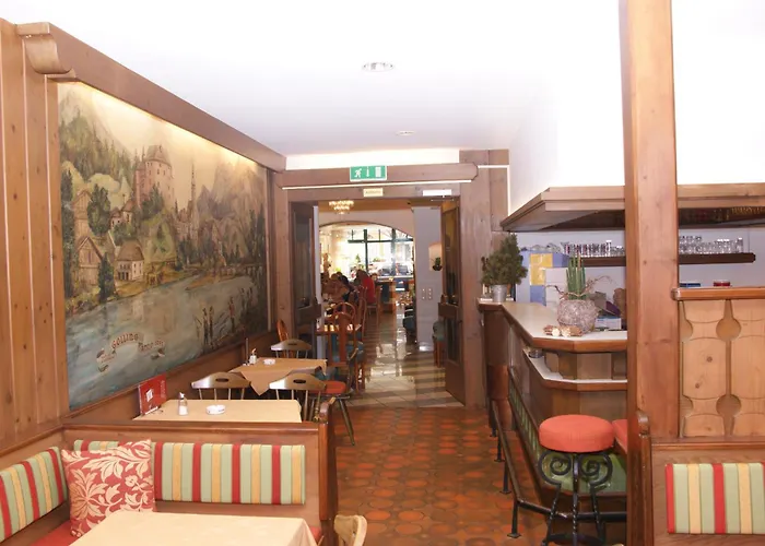 ベッド・アンド・ブレックファスト Cafe Maier ゴリング・アン・デア・ザルツァッハ