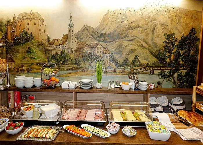 ベッド・アンド・ブレックファスト Cafe Maier ゴリング・アン・デア・ザルツァッハ